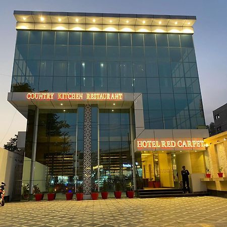 Hotel Red Carpet Tājganj Екстериор снимка